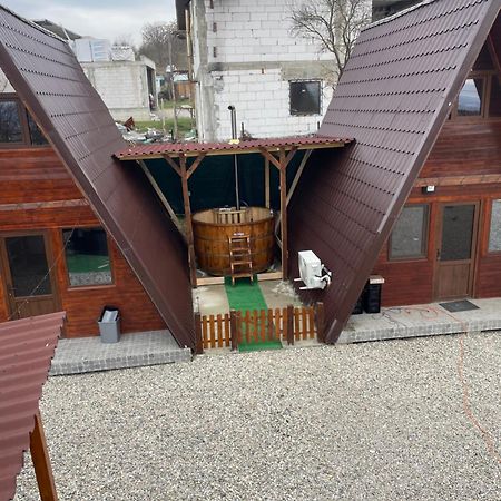 Cabana Tip A La 300 M De Castel フネドアラ エクステリア 写真