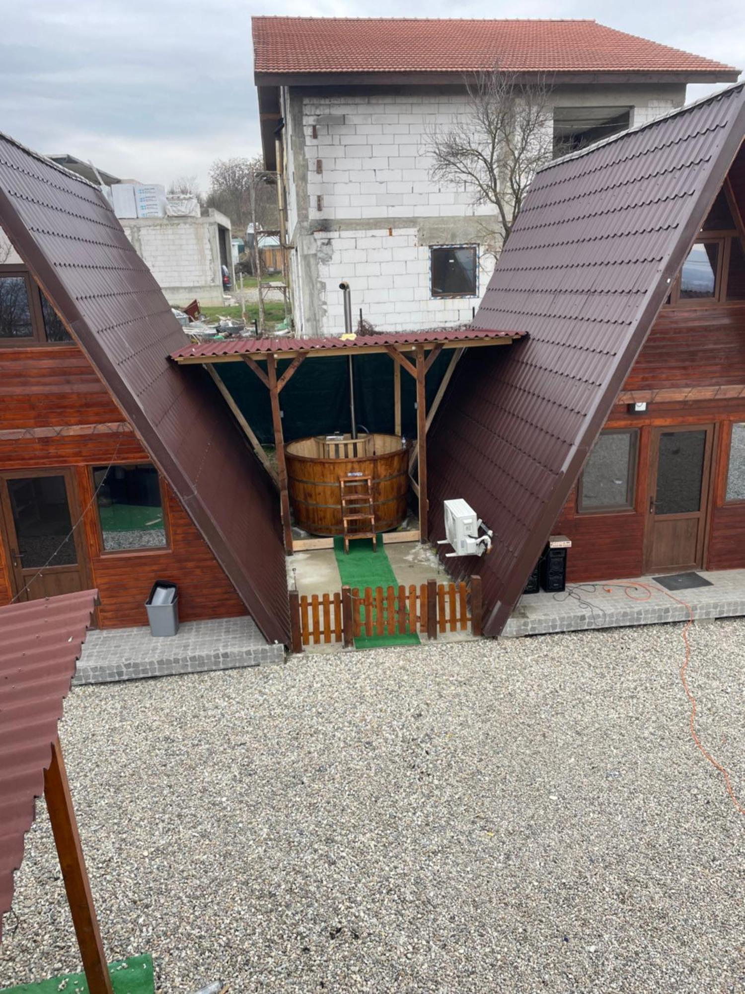 Cabana Tip A La 300 M De Castel フネドアラ エクステリア 写真